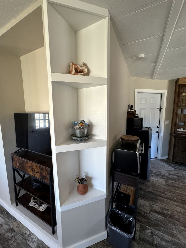 Cozy Creekside Cottage with Deck and Fire Pit in Camp Verde, Arizona