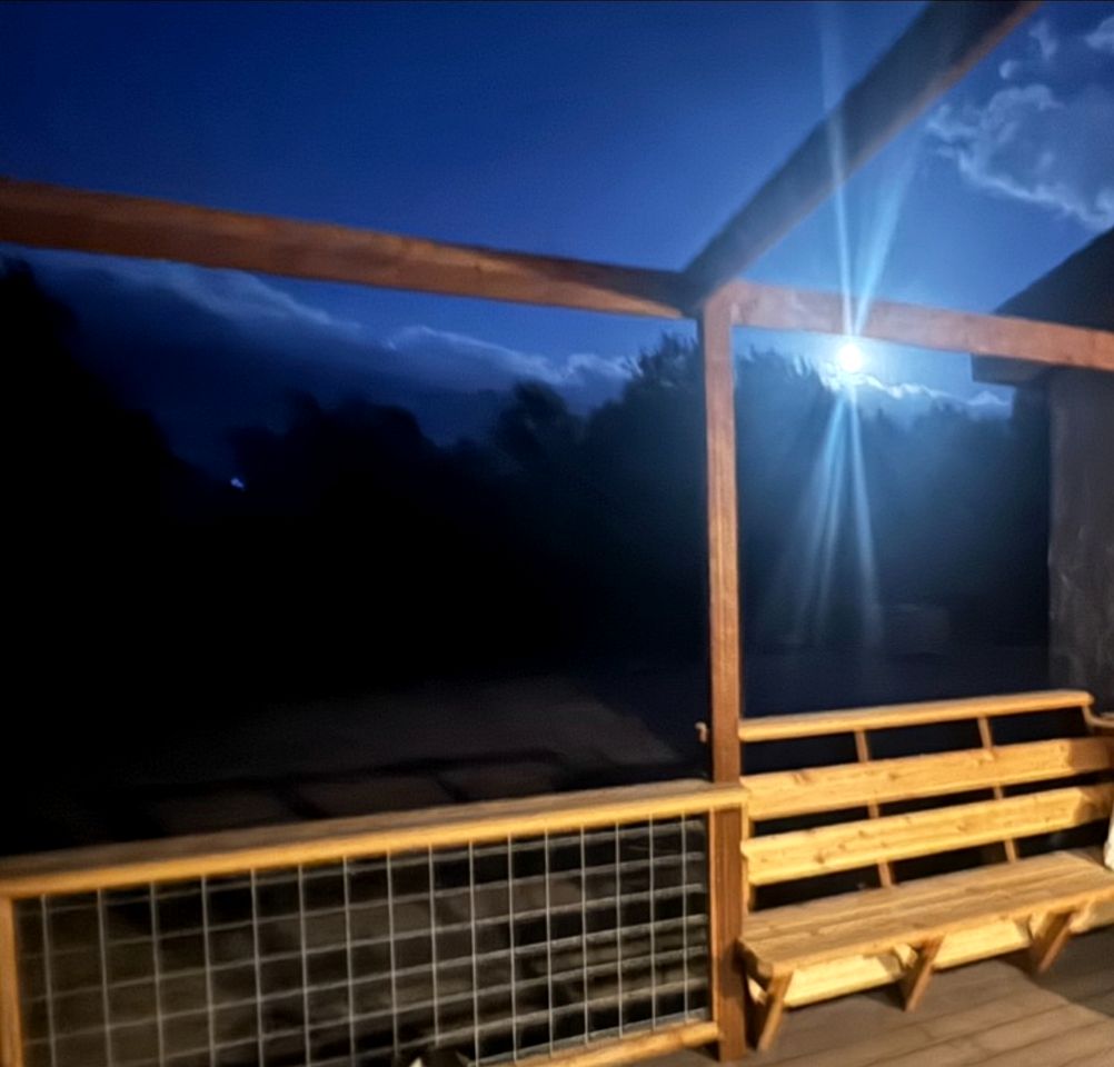 Cozy Creekside Cottage with Deck and Fire Pit in Camp Verde, Arizona