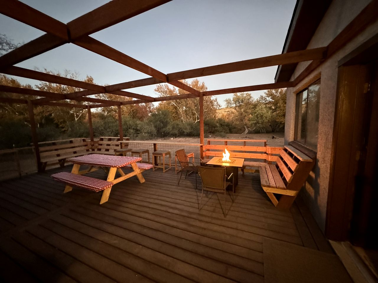 Cozy Creekside Cottage with Deck and Fire Pit in Camp Verde, Arizona