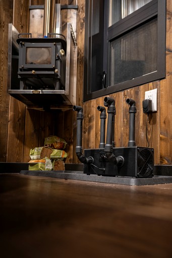 Tiny Houses (Canada, Revelstoke, British Columbia)