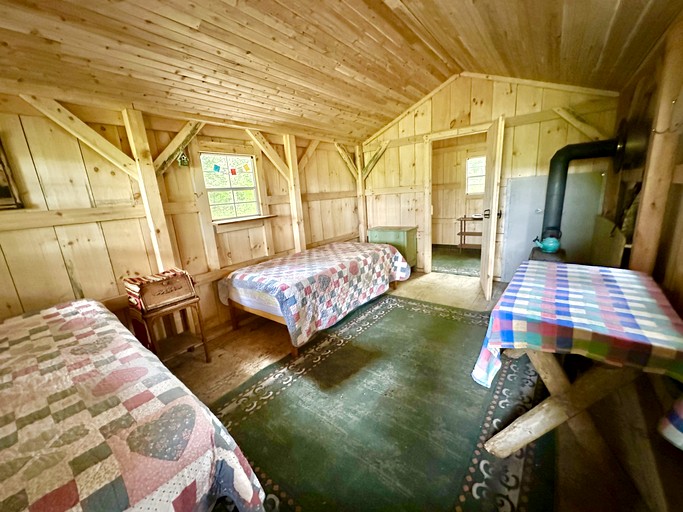 Cabins (United States of America, Barton, Vermont)