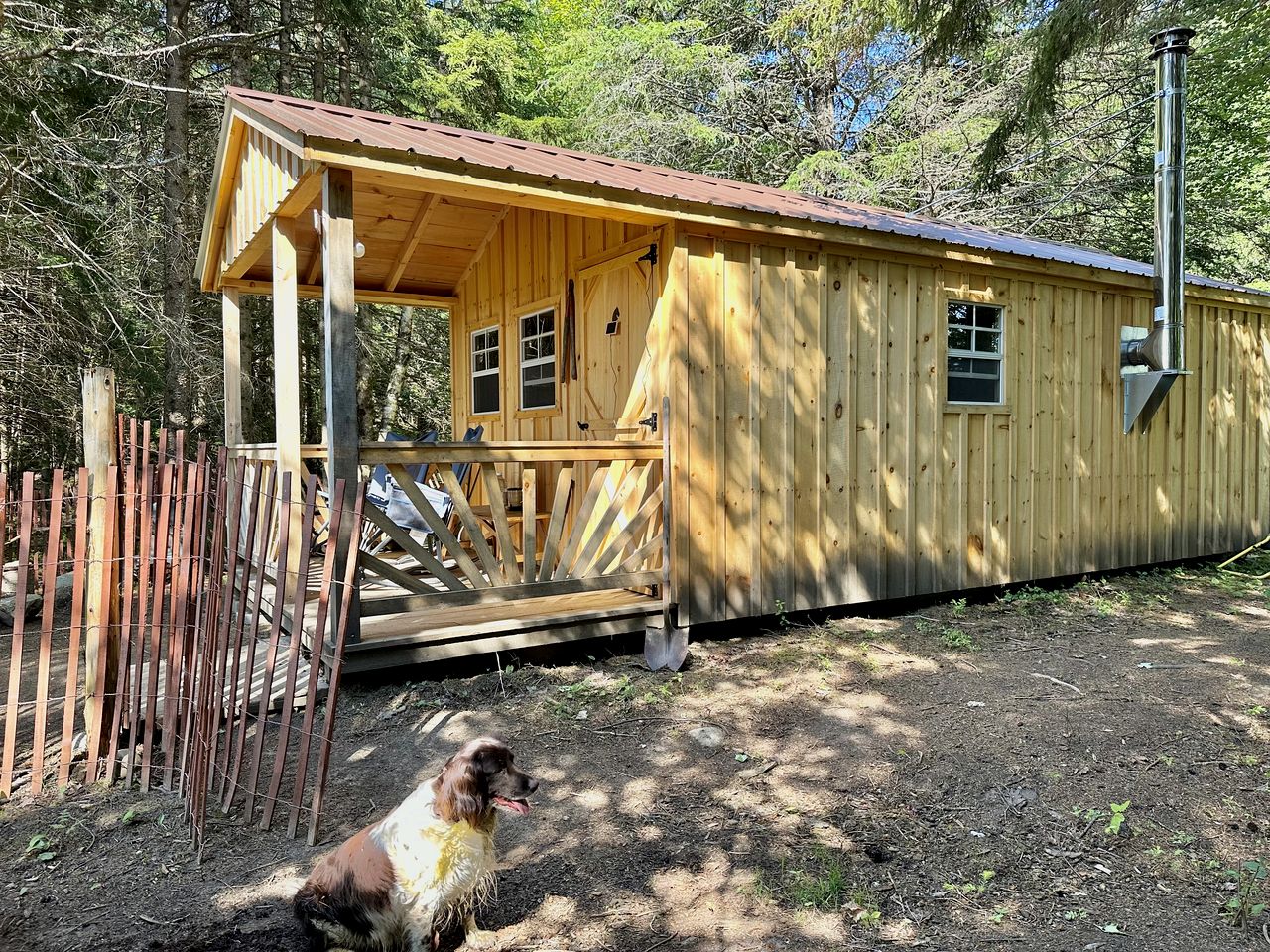 Cozy Off-Grid Cabin with Breathtaking Serene Views for a Peaceful Getaway Surrounded by Nature in Barton, Vermont