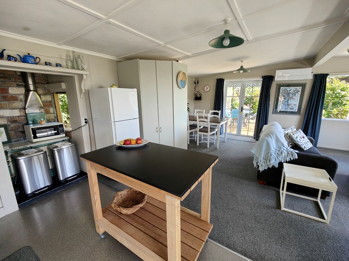 Cottages (New Zealand, Hokitika, South Island)