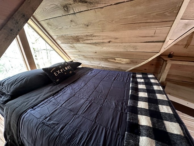 Cabins (Canada, Simcoe, Ontario)