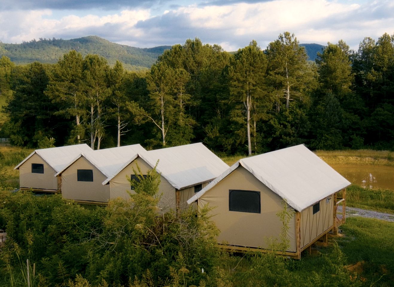 Cozy Canvas Glamping Cabins with Forest Views & Stargazing near Waterfalls in Old Fort, Tennessee