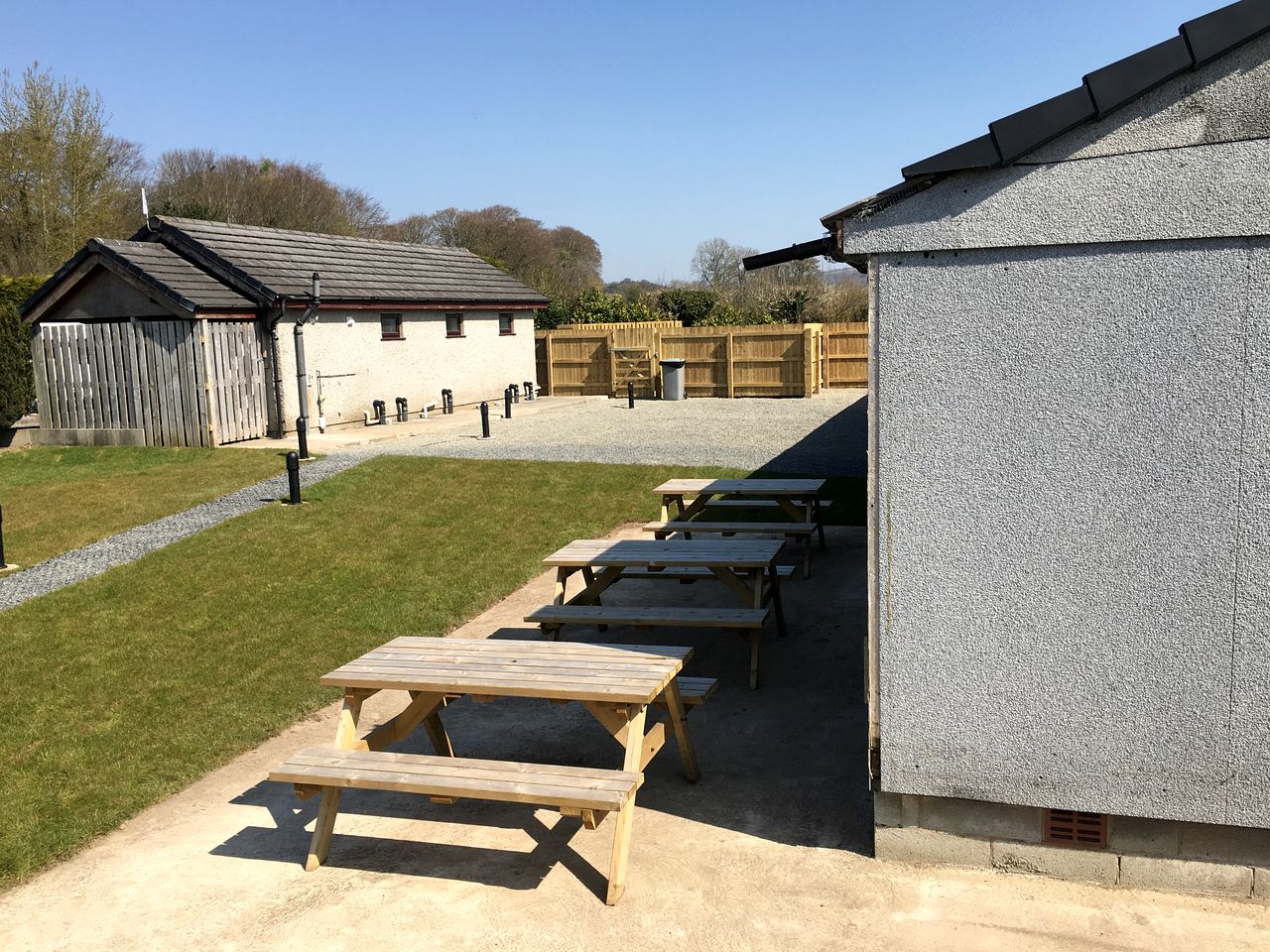 Luxurious Dog-Friendly Pod in the Rolling Countryside of Lancaster for a Unique Glamping Experience in England