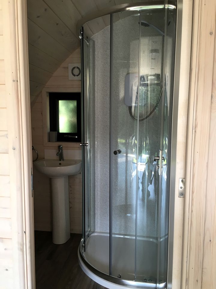 Luxurious Dog-Friendly Pod in the Rolling Countryside of Lancaster for a Unique Glamping Experience in England