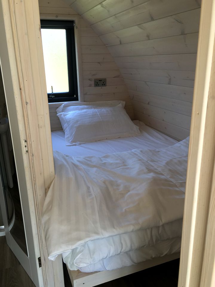Luxurious Dog-Friendly Pod in the Rolling Countryside of Lancaster for a Unique Glamping Experience in England