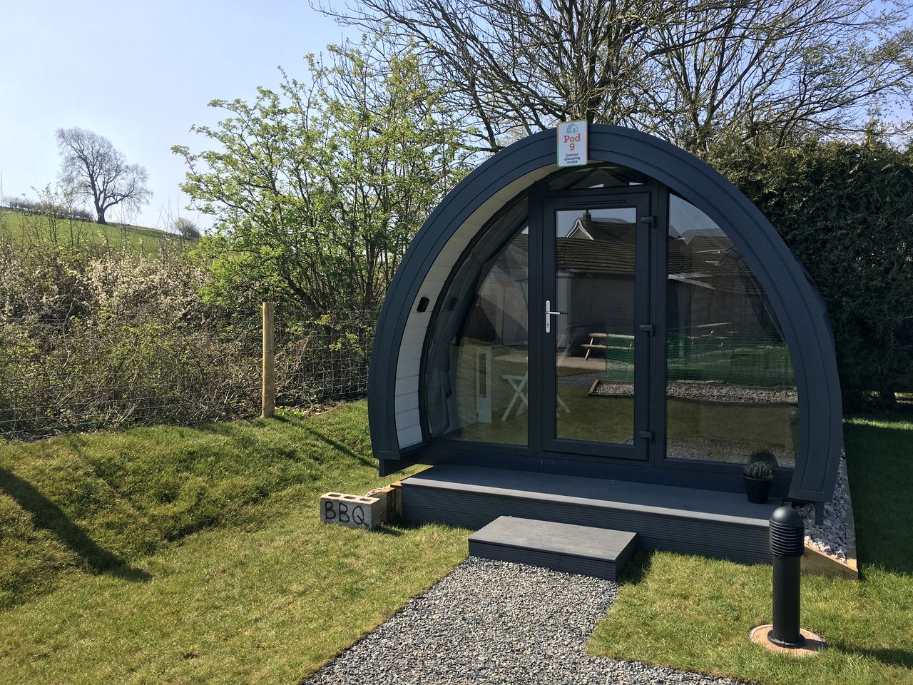 Luxurious Dog-Friendly Pod in the Rolling Countryside of Lancaster for a Unique Glamping Experience in England