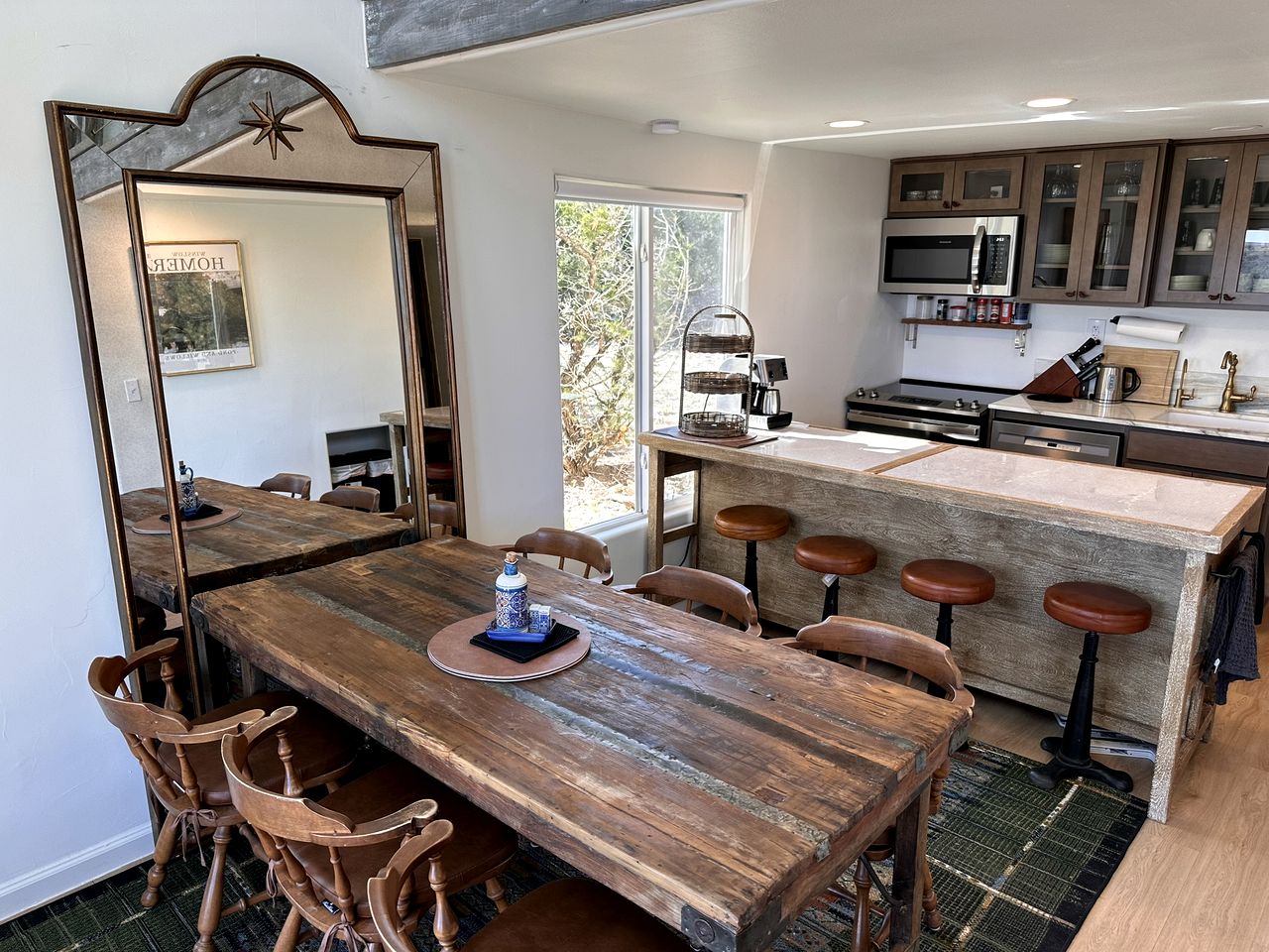 Peaceful Cottage Retreat with Incredible Views in the Hills near Leakey, Texas