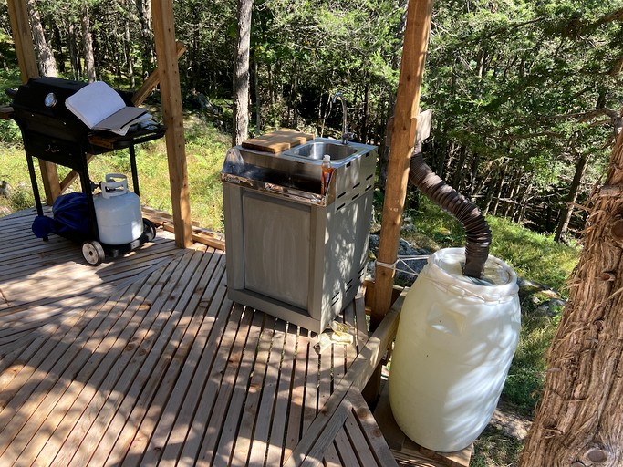 Cabins (Canada, Perth Road, Ontario)