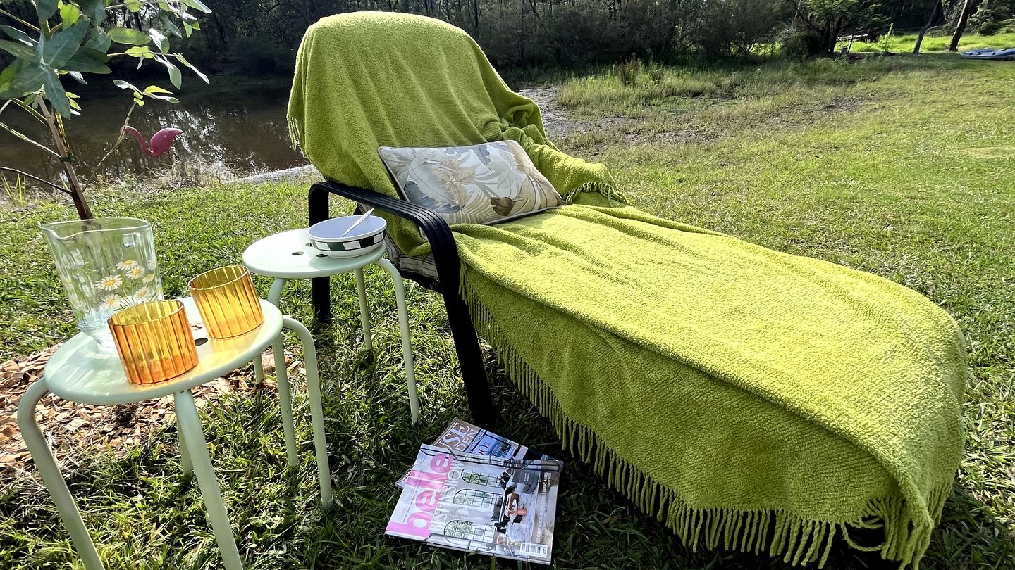 Cute Retro Caravan for a Unique Romantic Getaway Next to the Water near Oakdale, New South Wales