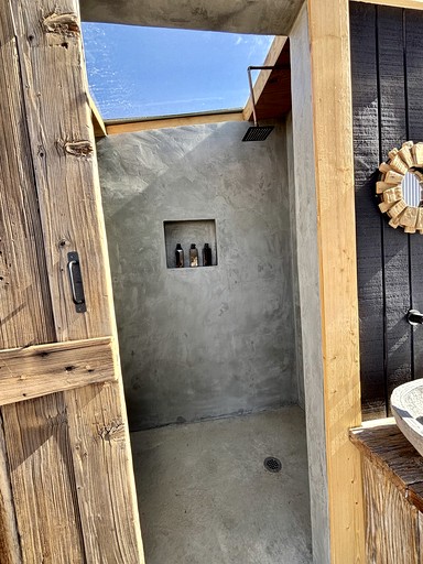 Delightful Cozy Cabin for a Serene Couples Retreat in Joshua Tree, California | Cabins (Joshua Tree, California, United States of America)