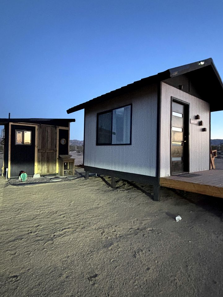 Delightful Cozy Cabin for a Serene Couples Retreat in Joshua Tree, California