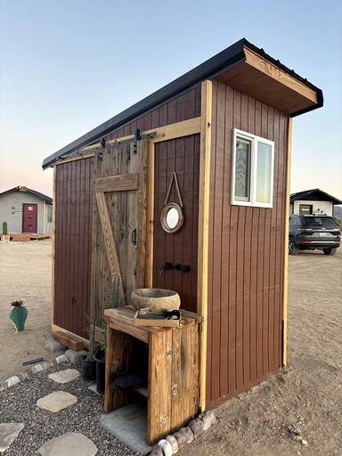 Delightful Cozy Cabin for a Serene Couples Retreat in Joshua Tree, California | Cabins (Joshua Tree, California, United States of America)
