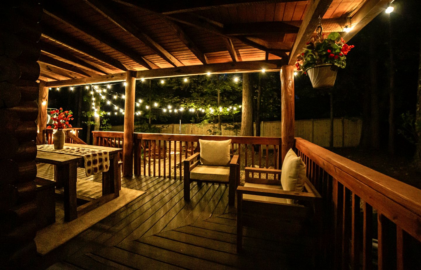 Peaceful Luxurious Cabin with Barrel Sauna, Hot Tub, and Fire Pit for an Amazing Relaxing Getaway in Nature in McDonough, Georgia
