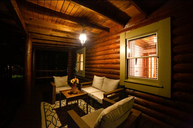 Cabins (United States of America, McDonough, Georgia)
