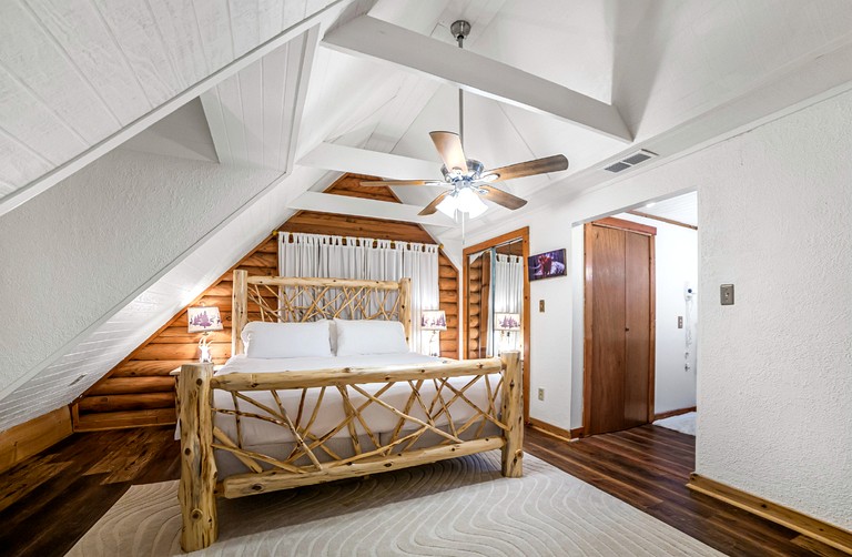Cabins (United States of America, McDonough, Georgia)