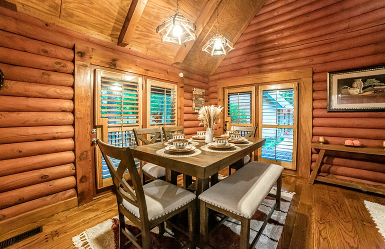 Cabins (United States of America, McDonough, Georgia)