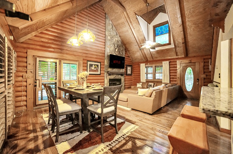 Cabins (United States of America, McDonough, Georgia)