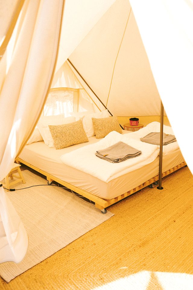 Peaceful Secluded Bell Tent for a Relaxing Romantic Escape near Rogil, Portugal