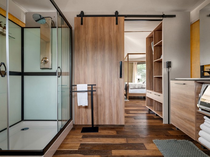 Tented Cabins (United States of America, Stonewall, Texas)