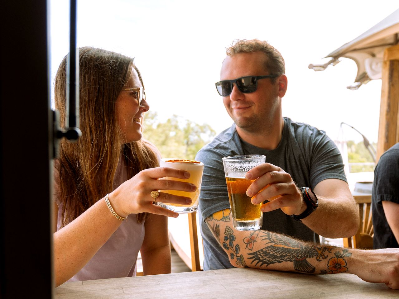 Incredible Glamping Lodge with Spacious Lounge and BBQ on the Wrap-Around Deck in Stonewall, Texas