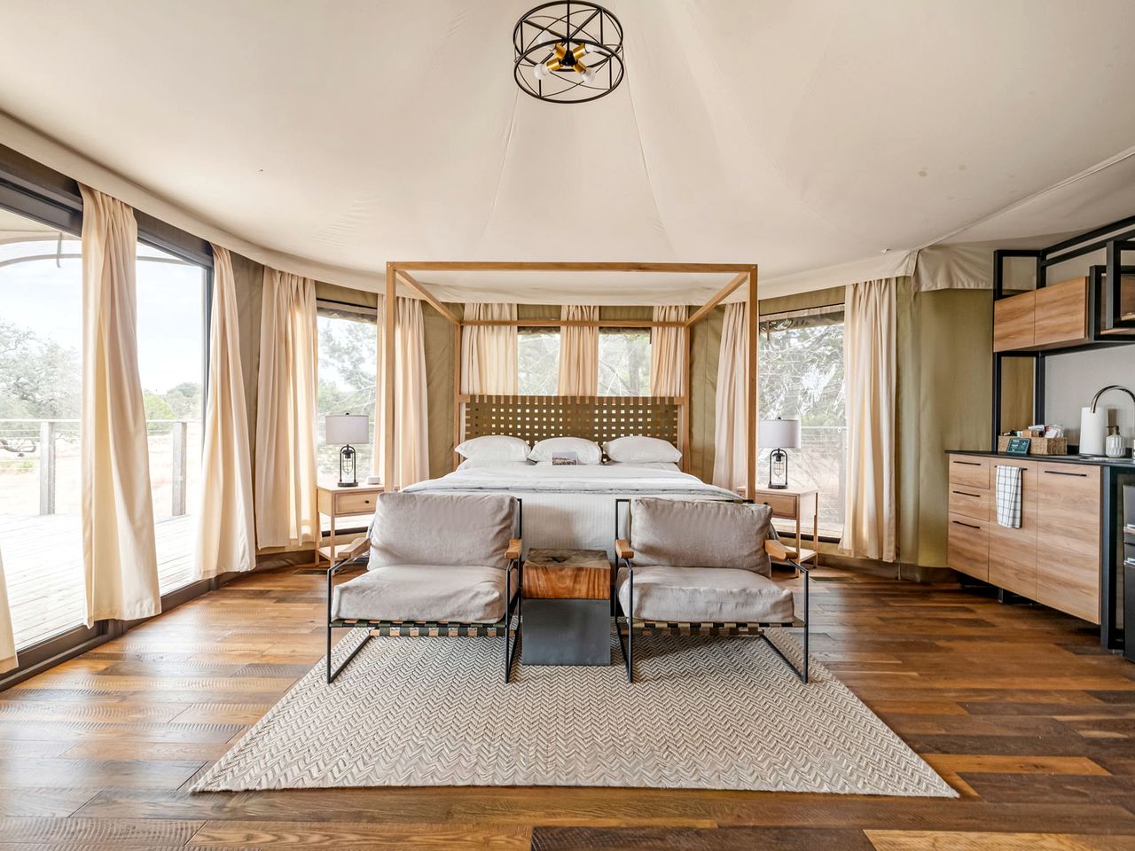 Tented Cabins (United States of America, Stonewall, Texas)