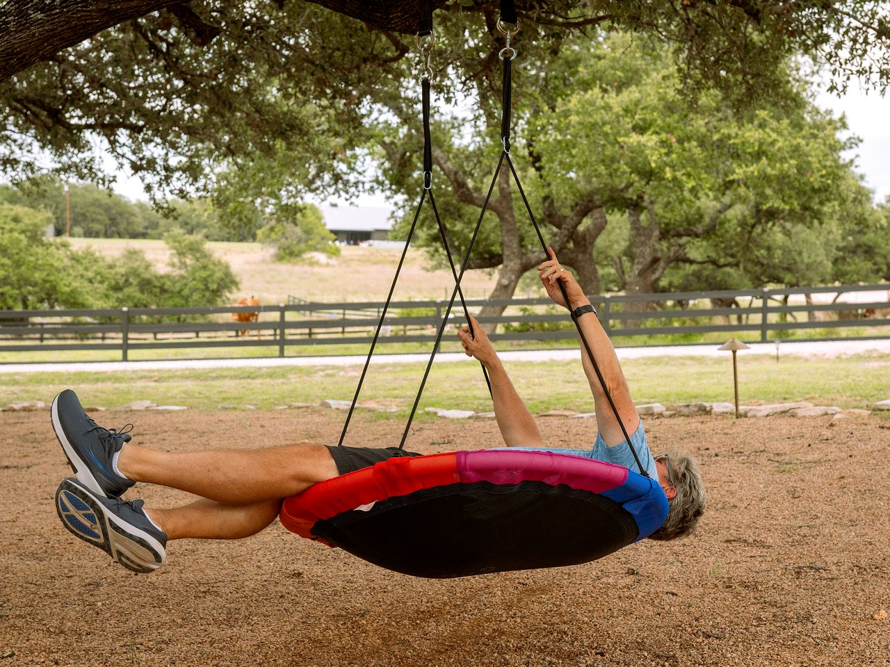 Beautiful Glamping Lodge with Mini-Bar and Fire Pit for an Unforgettable Escape in Stonewall, Texas