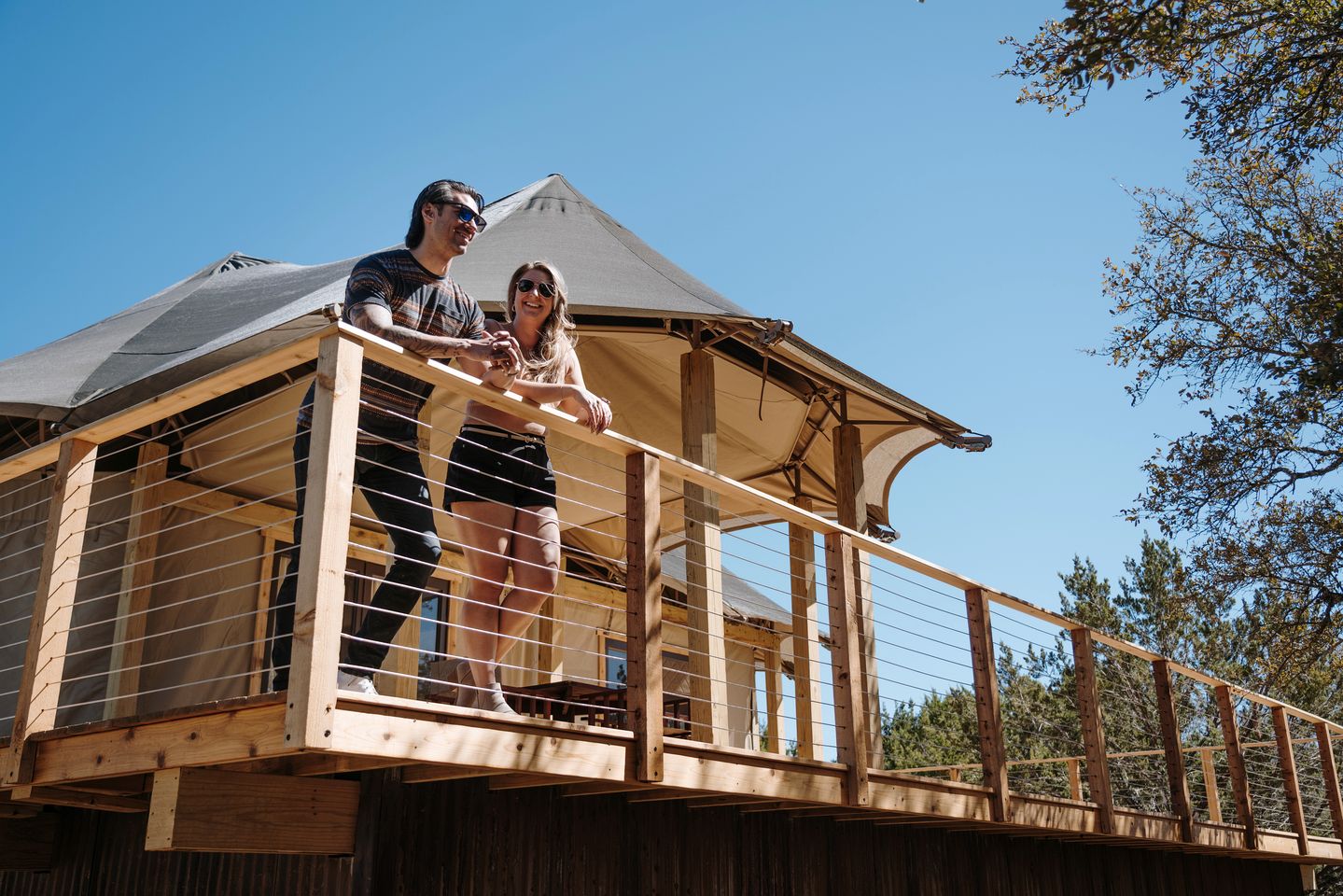 Beautiful Glamping Lodge with Mini-Bar and Fire Pit for an Unforgettable Escape in Stonewall, Texas