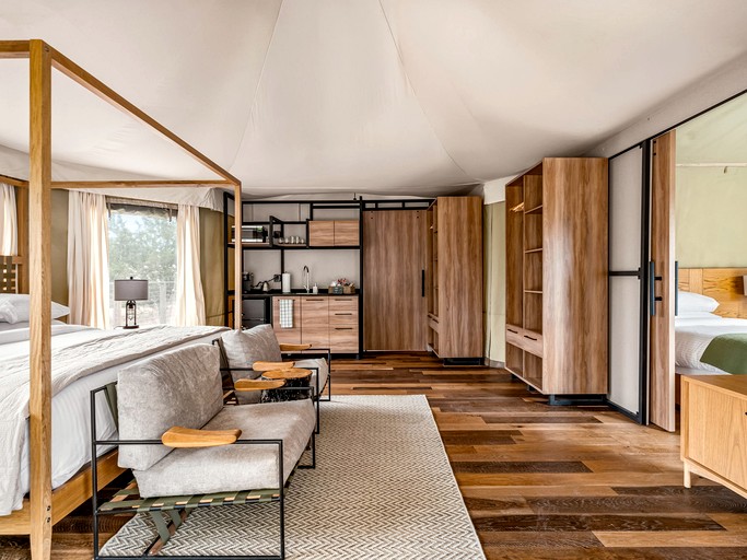 Tented Cabins (United States of America, Stonewall, Texas)