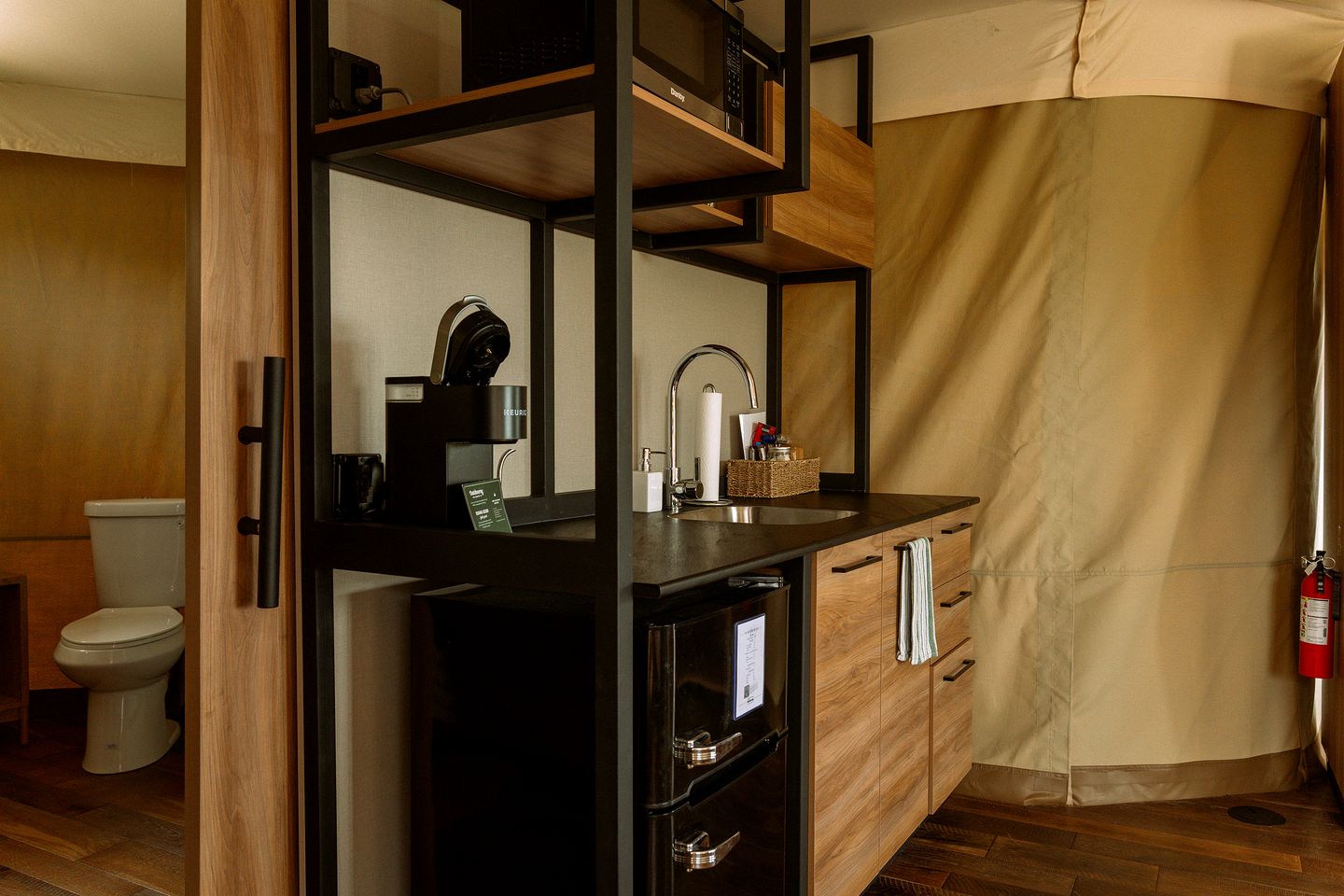 Luxurious Glamping Lodge with Wrap-Around Deck for an Amazing Getaway in Stonewall, Texas