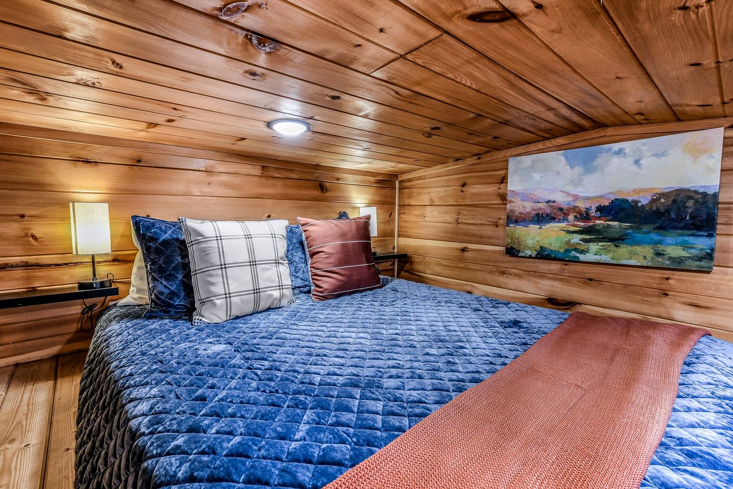 Charming Tiny House by the Great Smoky Mountains National Park in Sevierville, Tennessee