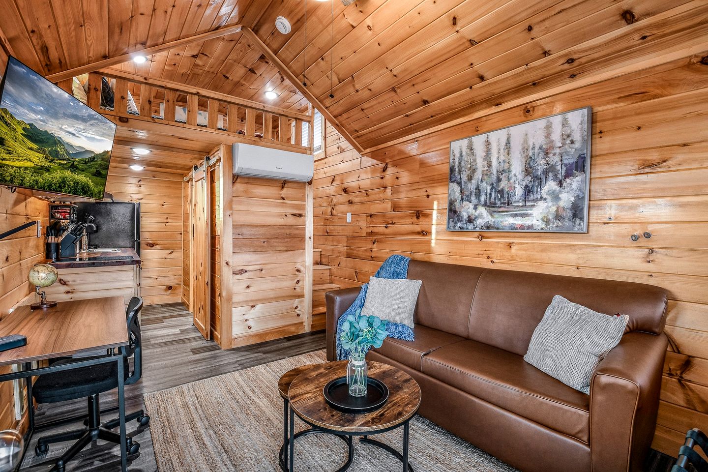 Charming Tiny House by the Great Smoky Mountains National Park in Sevierville, Tennessee