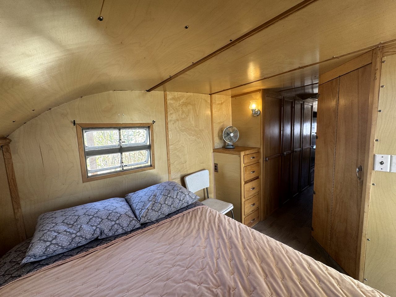 Vintage Caravan in Joshua Tree, Perfect for Stargazing for a Peaceful Getaway in California