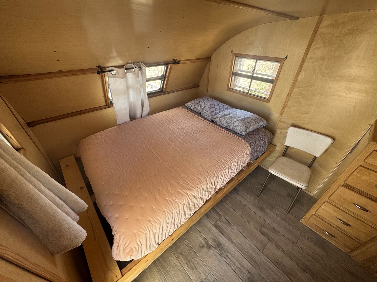 Vintage Caravan in Joshua Tree, Perfect for Stargazing for a Peaceful Getaway in California