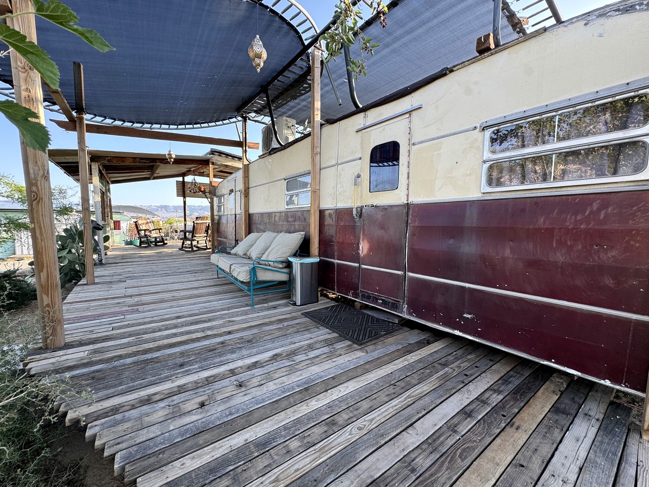 Vintage Caravan in Joshua Tree, Perfect for Stargazing for a Peaceful Getaway in California