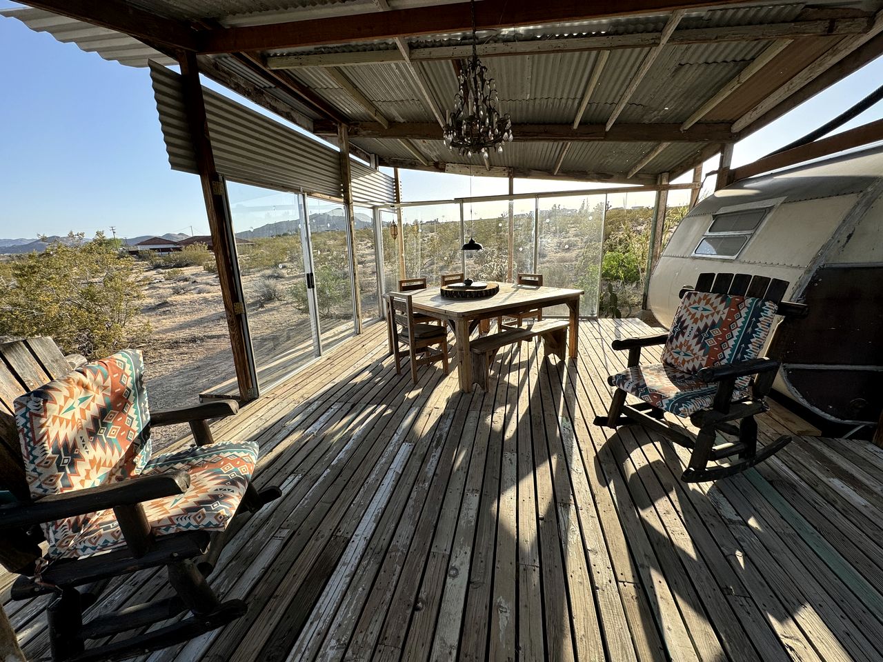 Vintage Caravan in Joshua Tree, Perfect for Stargazing for a Peaceful Getaway in California