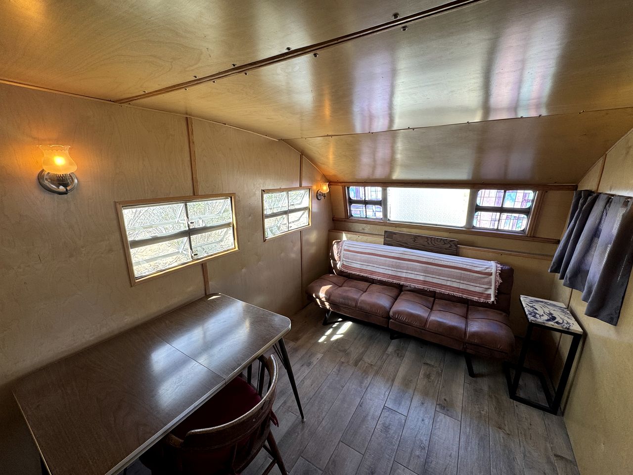 Vintage Caravan in Joshua Tree, Perfect for Stargazing for a Peaceful Getaway in California