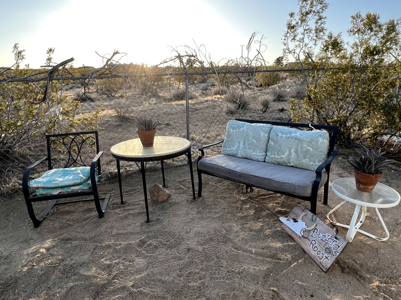 Rustic Caravan on an Amazing Joshua Tree Retreat Site, Perfect for Stargazing and a Peaceful Unique Experience in California