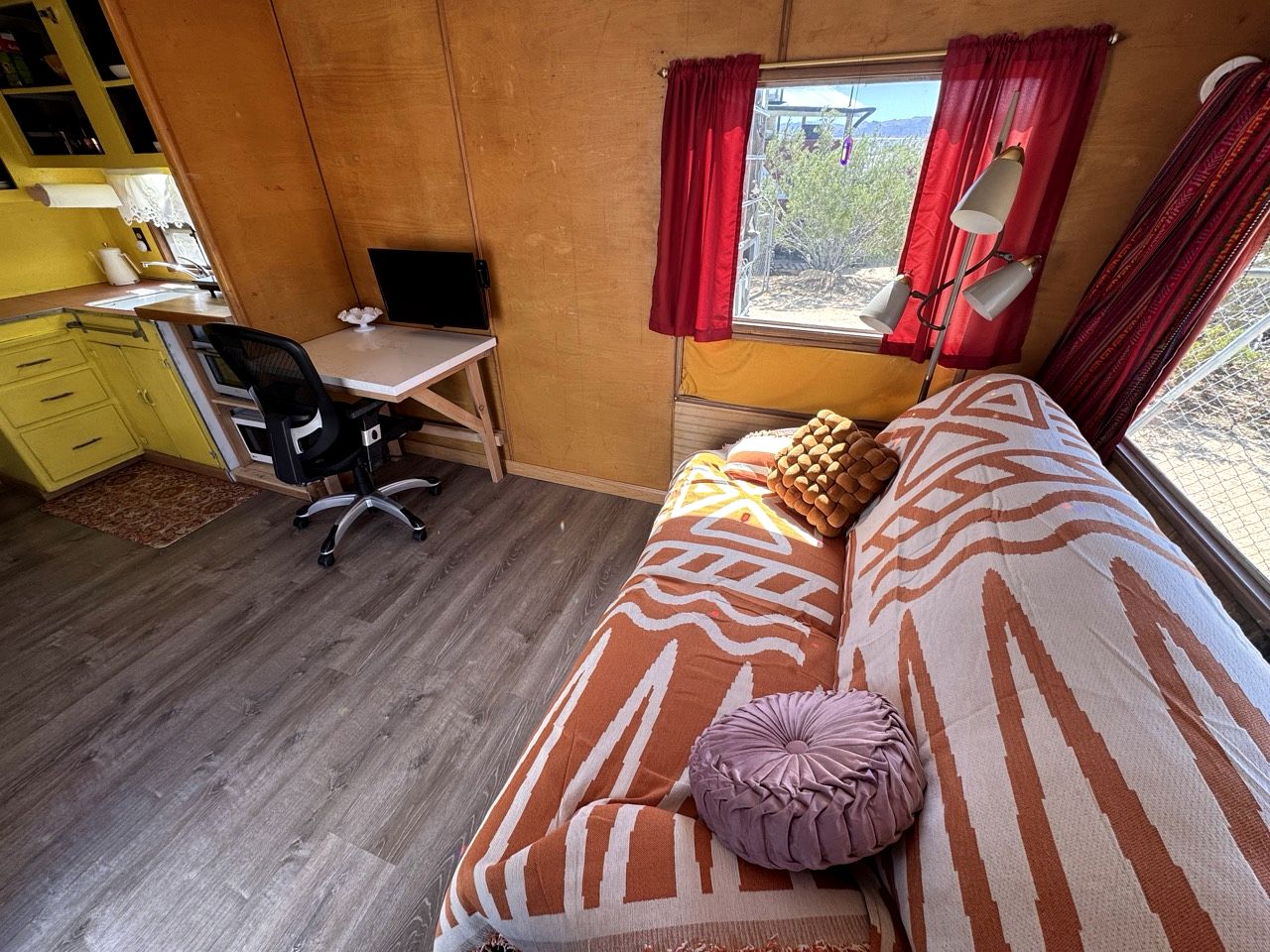 Rustic Caravan on an Amazing Joshua Tree Retreat Site, Perfect for Stargazing and a Peaceful Unique Experience in California