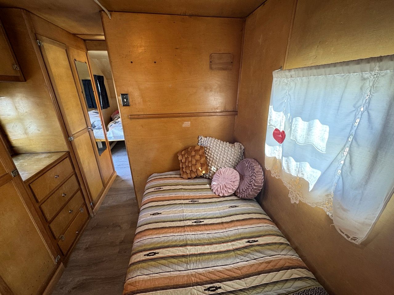 Rustic Caravan on an Amazing Joshua Tree Retreat Site, Perfect for Stargazing and a Peaceful Unique Experience in California