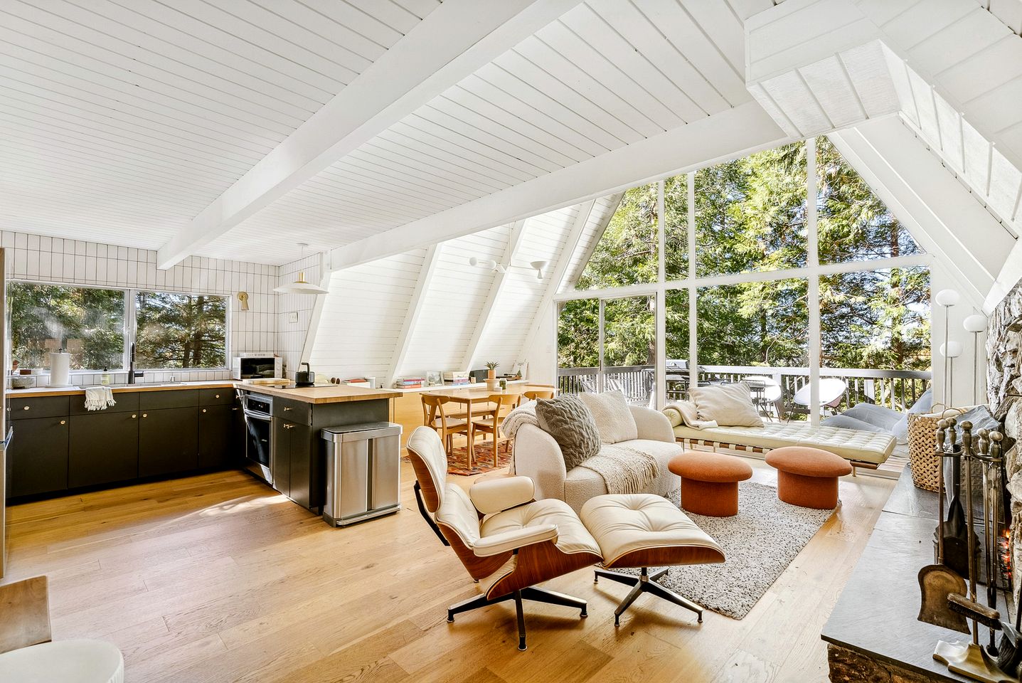 Incredible Modern A-Frame Cabin with Beautiful Deck Surrounded by Trees for an Unforgettable Unique Getaway in Nature in Lake Arrowhed, California