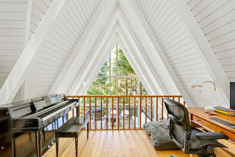 A-Frames (United States of America, Lake Arrowhead, California)