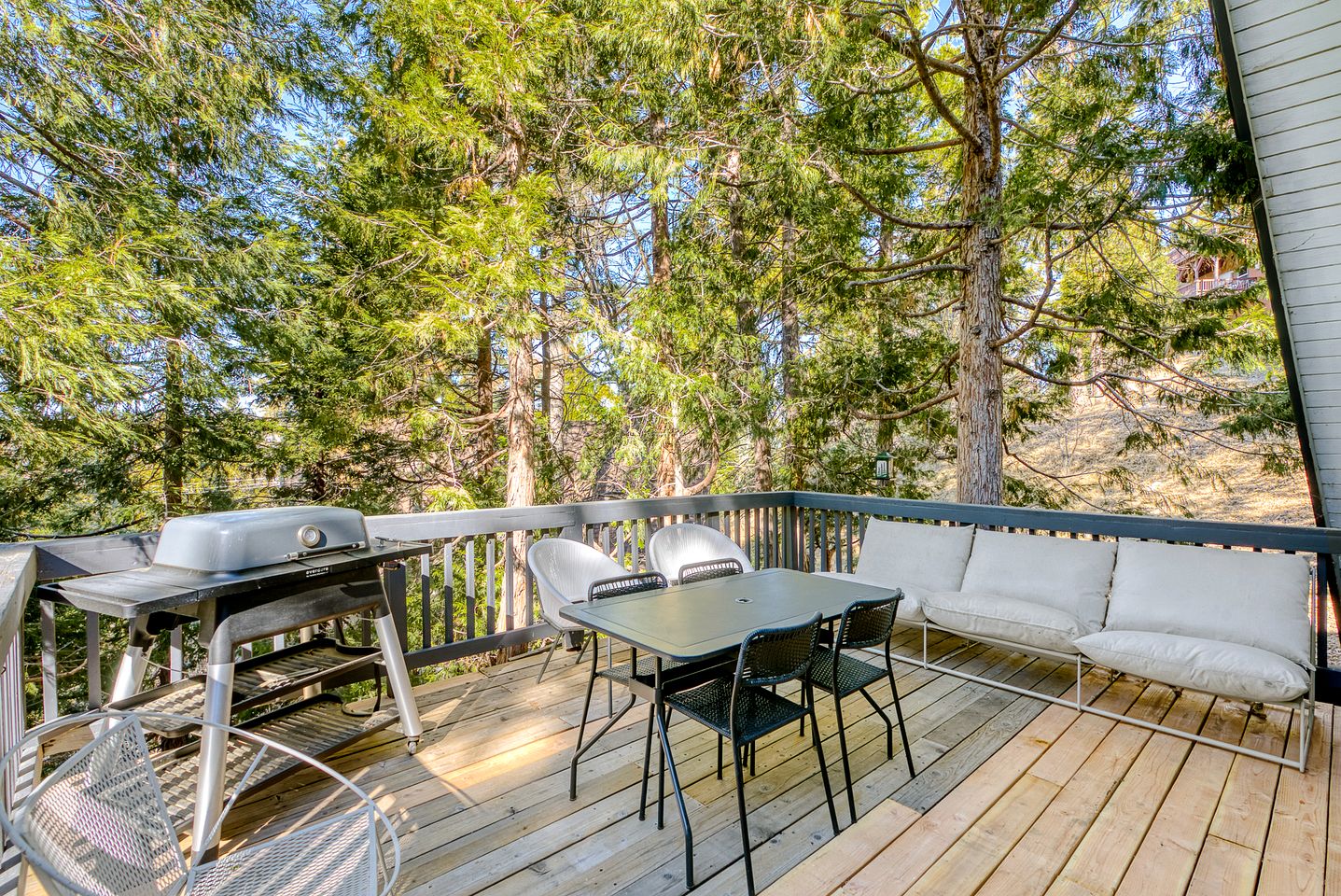 Incredible Modern A-Frame Cabin with Beautiful Deck Surrounded by Trees for an Unforgettable Unique Getaway in Nature in Lake Arrowhed, California