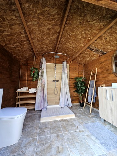 Log Cabins (Spain, --, --)