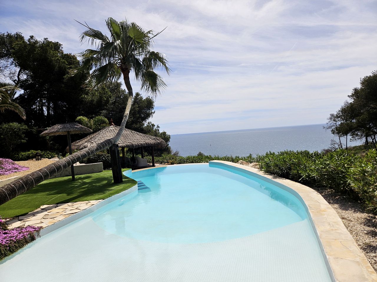 Gorgeous Cozy Cabin with Mediterranean Sea Views for an Amazing Escape in Javea, Spain