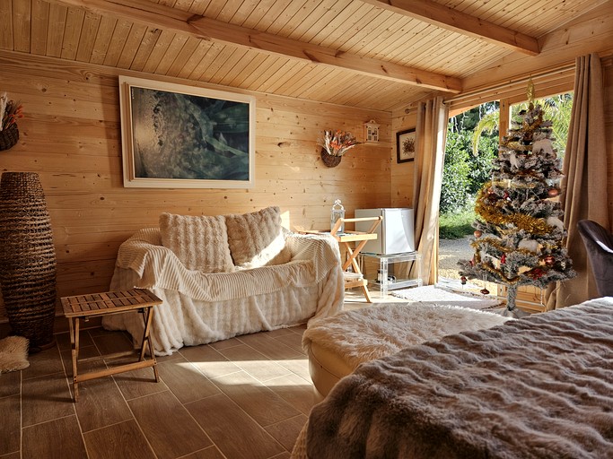 Log Cabins (Spain, --, --)