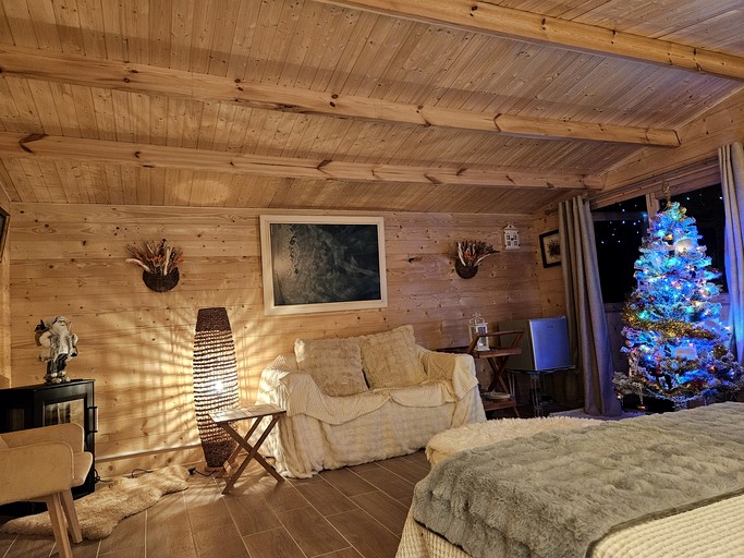 Log Cabins (Spain, --, --)