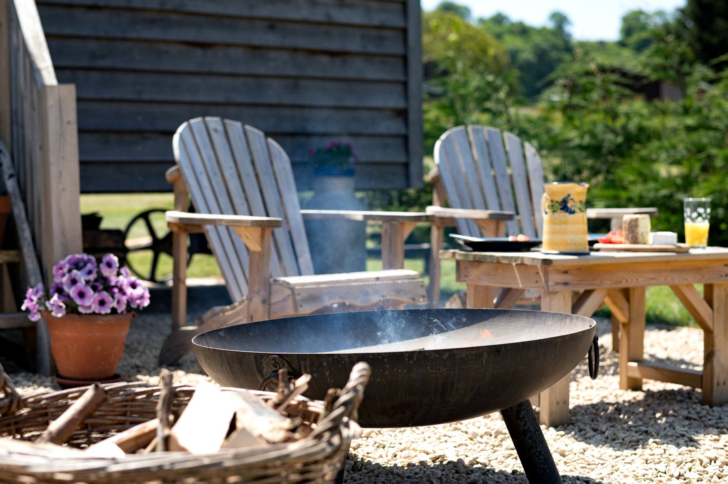 Gorgeous Dog-Friendly Shepherd's Hut with Breathtaking Views of the Somerset Levels near Langport, England